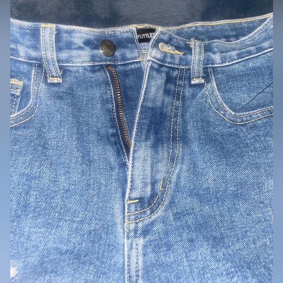 PrettyLitteThing cute Jean shorts - Picture 5 of 6